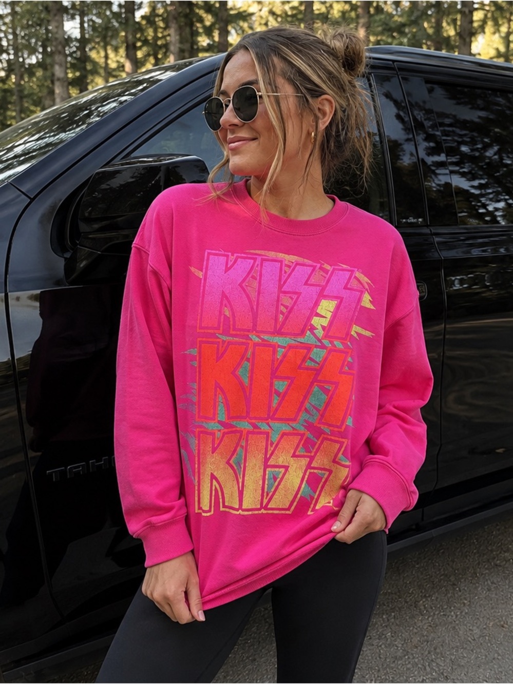 ⚡️KISS Hot Pink 80’s Graphic Band Crewneck Sweater - Medium